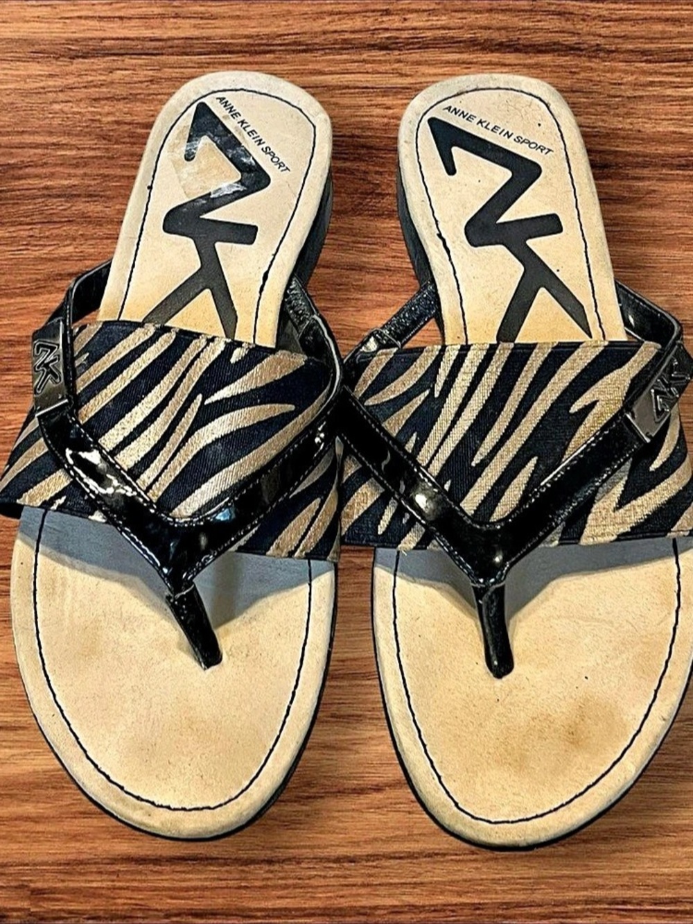 Anne Klein Sport Black Gold Zebra Print Thong Sandals Size 8